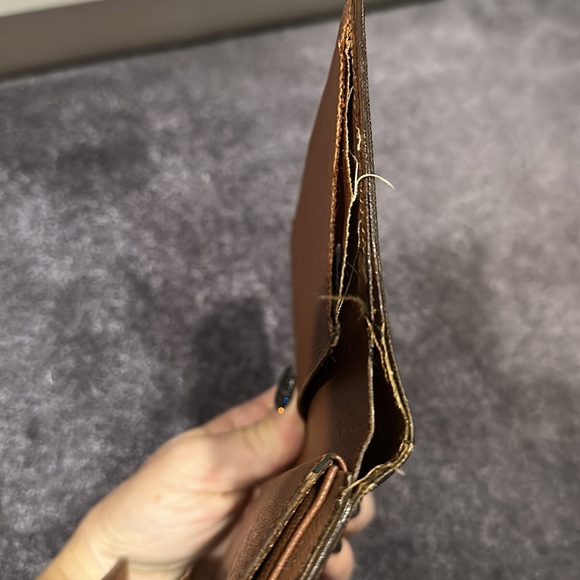 Luis Vuitton wallet. - Picture 12 of 17